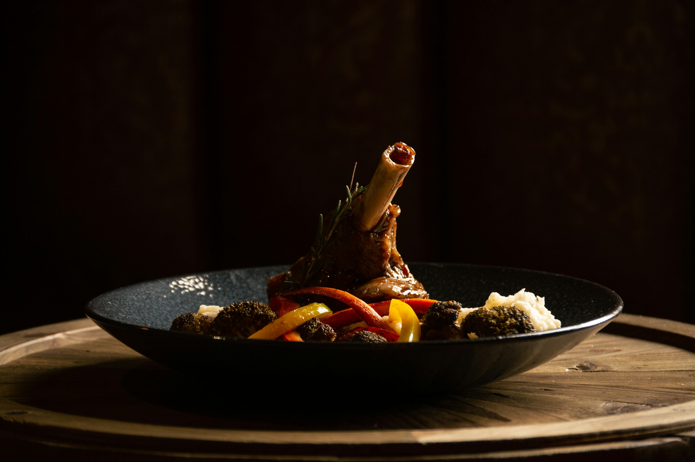 A dish, shown at rest and zoomed on hover